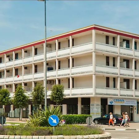 Апартаменти In 24416b